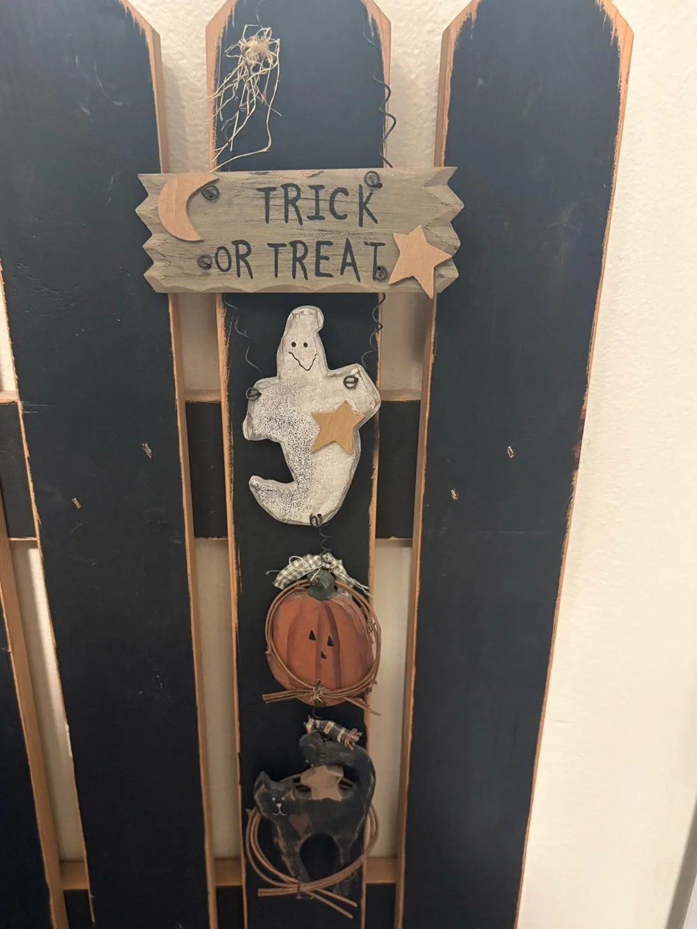 Halloween Trick or Treat Hanging Wall Decor - Black and Orange